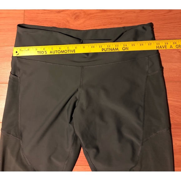 Old Navy Powersoft Crop Leggings - Picture 8 of 9